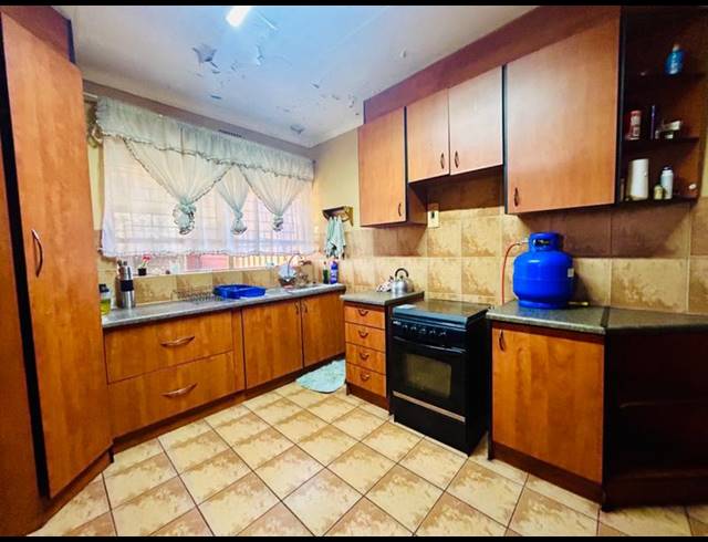 3 BEDROOM HOUSE FOR SALE IN VANDERBIJLPARK CE 5